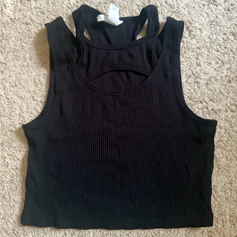 HM black crop top